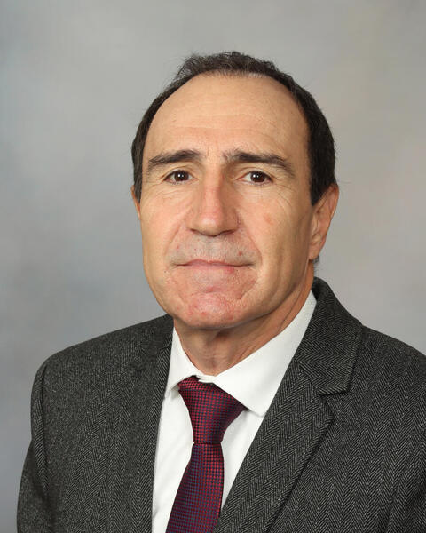 Gustavo L. Knop